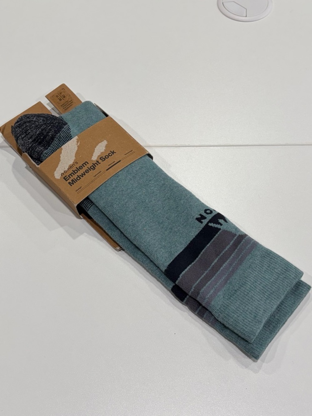 Burton Women's Small Medium Emblem Midweight Socks Ski Snowboard NWT Blue